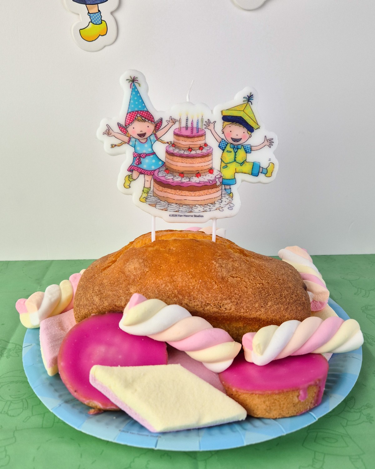Kaarsje fien & teun 15cm bij cake, bake & love 6 Kaarsje fien & teun 15cm - afbeelding 2