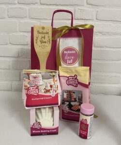 Juf of Meester Cadeautje - Red Velvet met Gegraveerde Spatel