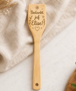 Juf of Meester Cadeautje – Gegraveerde Houten Spatel voor de Juf