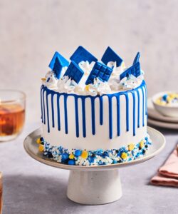 Funcakes cake drip royal blue 180g bij cake, bake & love 7 Funcakes cake drip royal blue 180g - afbeelding 2