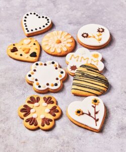 Funcakes ready to use icing writer melkchocoladesmaak 25g bij cake, bake & love 9 Funcakes ready to use icing writer melkchocoladesmaak 25g - afbeelding 3