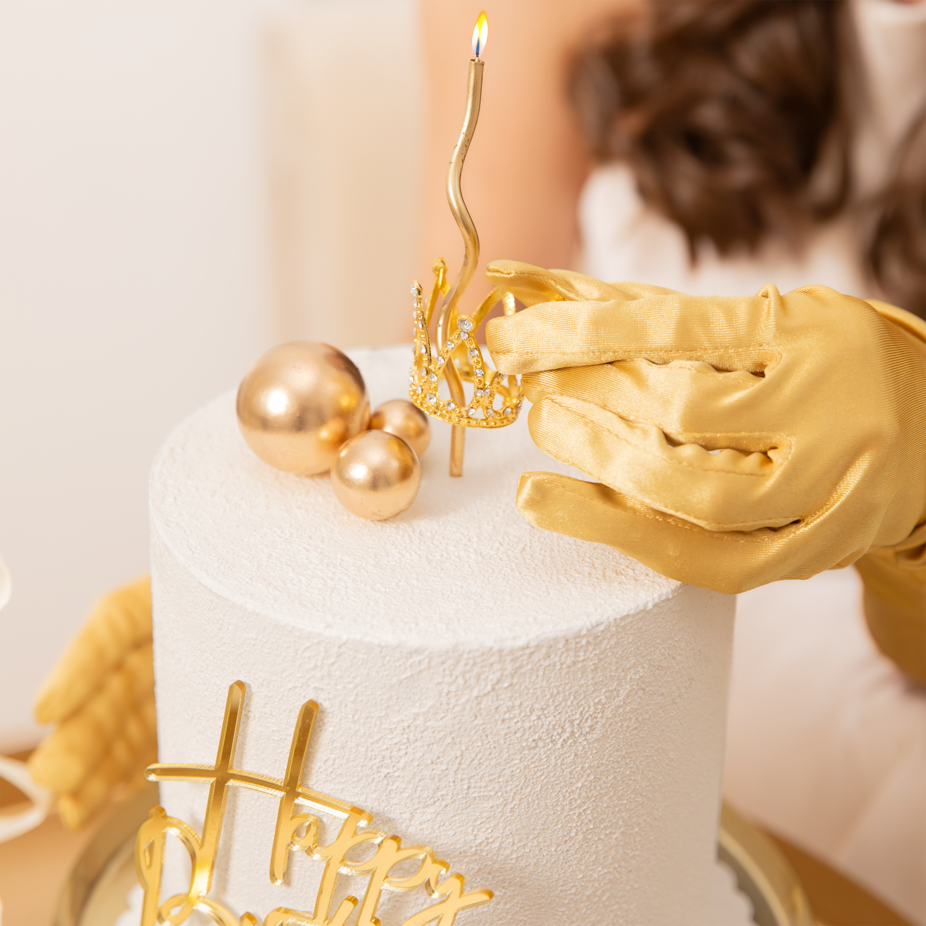 Taartdecoratie kroon goud met kristallen 3 cm bij cake, bake & love 8 Taartdecoratie kroon goud met kristallen 3 cm - afbeelding 4