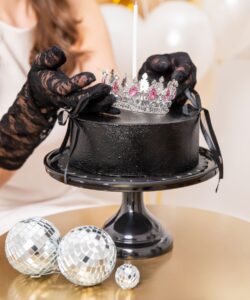 Taartdecoratie kroon zilver met roze en zilveren kristallen 10 cm bij cake, bake & love 11 Taartdecoratie kroon zilver met roze en zilveren kristallen 10 cm - afbeelding 2